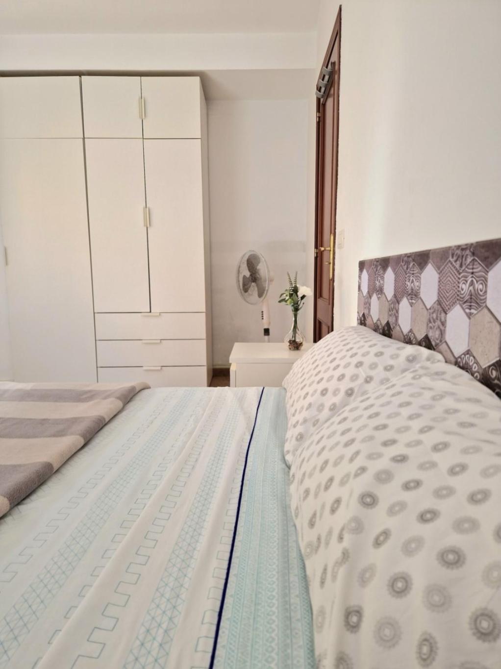 סן איסידרו Spacious Independent Chalet Next The Airport - Sea מראה חיצוני תמונה